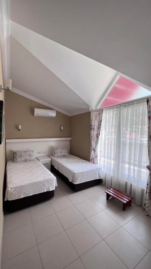 Mimoza Hotel 올루데니스 외부 사진